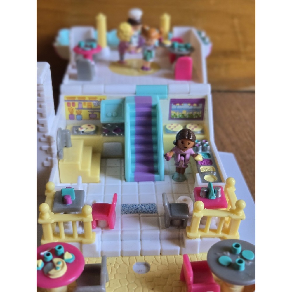 Polly Pocket Vintage 1993 Bluebird Toys Light Up Pizzeria Pizza Parlor Complete - Picture 4 of 6